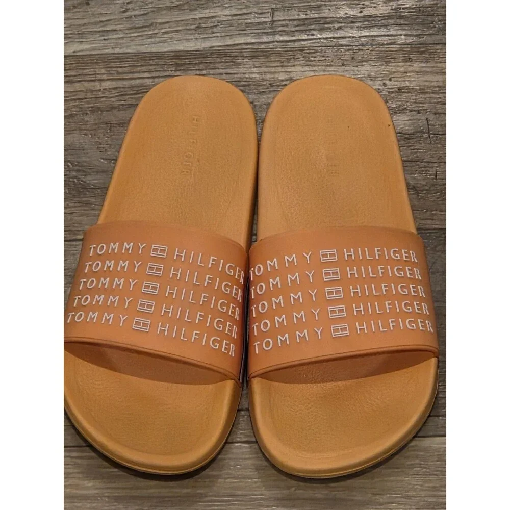 Tommy Hilfiger Esco-C slide sandals featuring a high relief logo strap -Size 10M